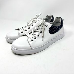 BADGLEY MISCHKA Low Top White Printed Sneakers like new Sz 10